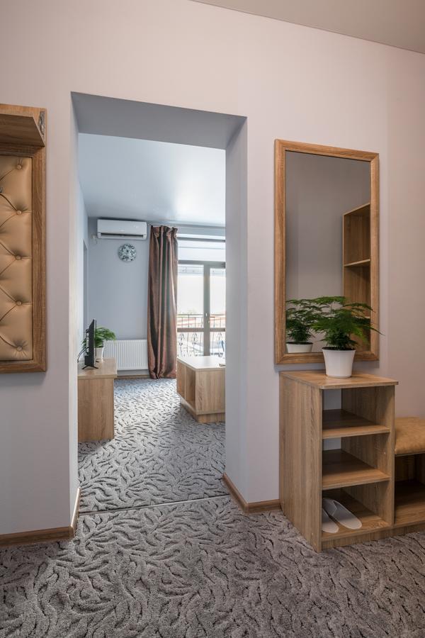 Hôtel Aqua Marina à Kherson Extérieur photo